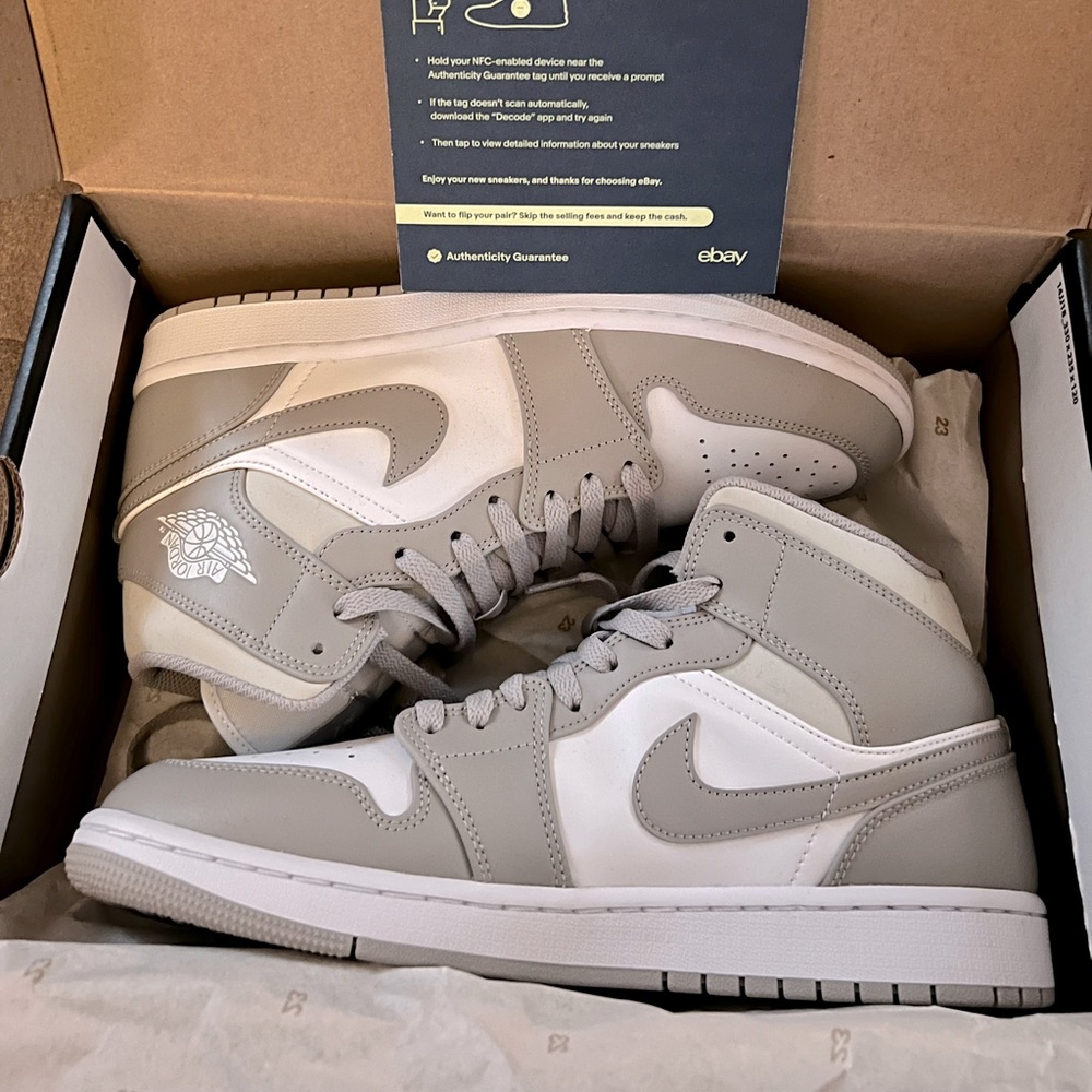 Air Jordan 1 Gray and White mens 9.5 mid